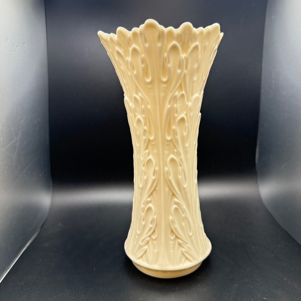 Lenox Woodland Vase Ivory Fine China Embossed Leaf Scalloped Rim USA Made 8.25"
